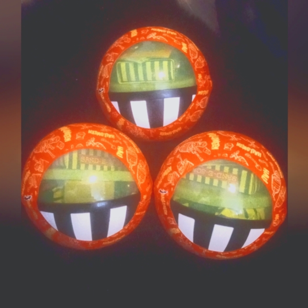 Unopened 💥ULTRA RARE💥 Beetlejuice Sandworm Miniverse (3 count)